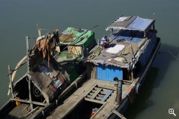 Schiffe auf dem Fluss, Myanmar