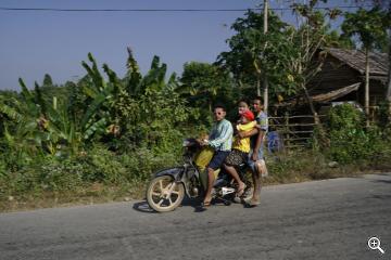 Burma, zu viert auf dem Motorrad