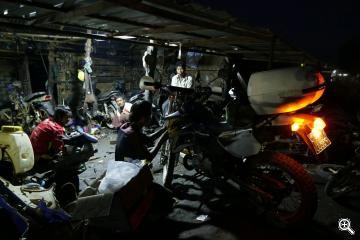 Motorrad Werkstatt in Myanmar