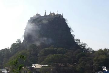 Der Mount Popa in Myanmar