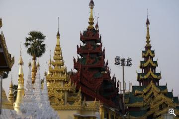 Shwedagon Pagoda in Rangun, Burma