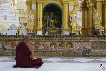 Buddhistischer Mönch, Shwedagon Pagoda in Rangun