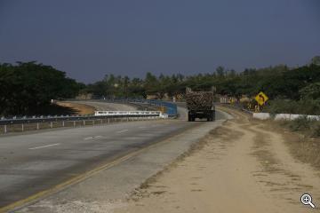 Autobahn von Rangun nach Naypyidaw