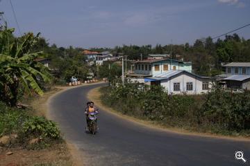 Mit dem Motorrad zur Pindaya Höhle in Myanmar
