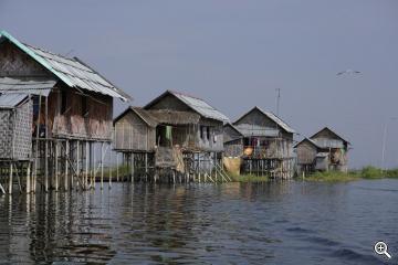 Stelzenhäuser im Inle See, Myanmar