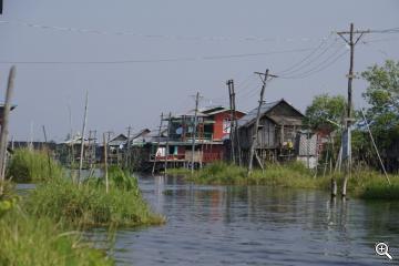 Häuser im Inle See, Myanmar